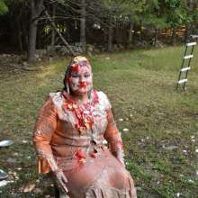 JD and Messy Andi: Andi Visits The Sploshing Cafe!