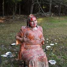 JD and Messy Andi: Andi Visits The Sploshing Cafe!
