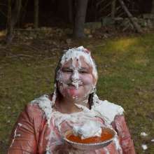 JD and Messy Andi: Andi Visits The Sploshing Cafe!