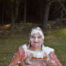 JD and Messy Andi: Andi Visits The Sploshing Cafe!