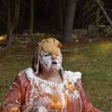 JD and Messy Andi: Andi Visits The Sploshing Cafe!