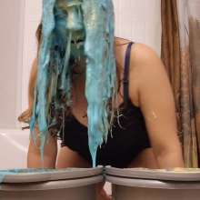 KaliSilke: Head Dunking with Two Colors.