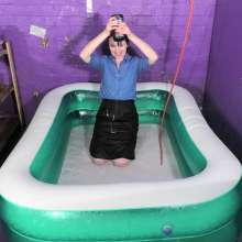 DungeonMasterOne: Honeysuckle's Business Bath
