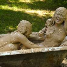 dlodoski: The Adventures of the Travelling Mud Masseuse--Summer (Photos)