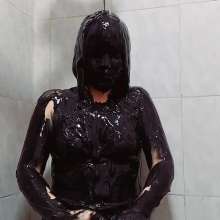 RevSlymsford: Nanita Covers Herself In Fake Tar Then Feathers