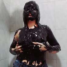 RevSlymsford: Nanita Covers Herself In Fake Tar Then Feathers