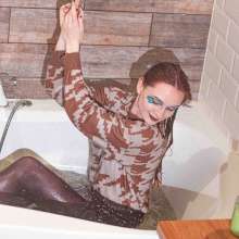 Wet Live Team: Natasha Was Left Alone with the Water and Got Wet