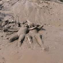 DungeonMasterOne: Violet Vixen and Isabeau, the 1980s Mud Dancers!