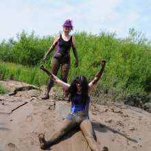 DungeonMasterOne: Violet Vixen and Isabeau, the 1980s Mud Dancers!