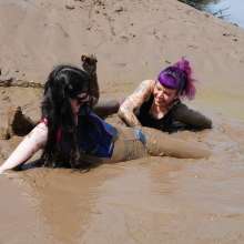 DungeonMasterOne: Violet Vixen and Isabeau, the 1980s Mud Dancers!