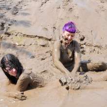 DungeonMasterOne: Violet Vixen and Isabeau, the 1980s Mud Dancers!