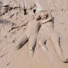 DungeonMasterOne: Violet Vixen and Isabeau, the 1980s Mud Dancers!