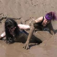 DungeonMasterOne: Violet Vixen and Isabeau, the 1980s Mud Dancers!