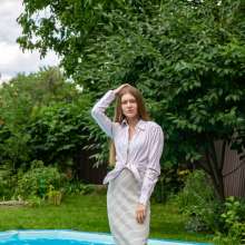 wet.look.me: Wetlook girl in Dress and heels swims in the pool | Wetlook.biz