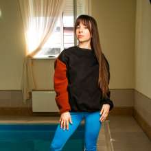 wet.look.me: Wetlook girl swims in the pool | Wetlook.biz