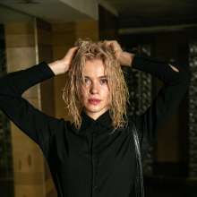 wet.look.me: Wetlook girl in black Dress and black tights | Wetlook.biz