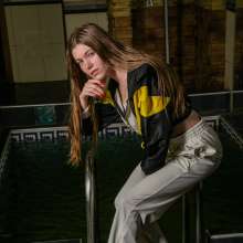 wet.look.me: Wetlook sports girl in sporty look | Wetlook.biz