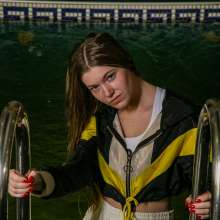 wet.look.me: Wetlook sports girl in sporty look | Wetlook.biz