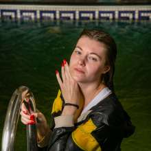 wet.look.me: Wetlook sports girl in sporty look | Wetlook.biz