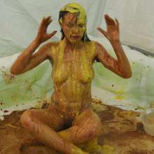 HotWamHD: Antonia's Messy Modelling Masterclass now in UMD store!