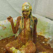 HotWamHD: Antonia's Messy Modelling Masterclass now in UMD store!