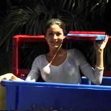 wamtec: Dunk Tank Divas--Taylor in Jeans