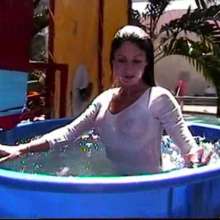 wamtec: Dunk Tank Divas--Taylor in Jeans