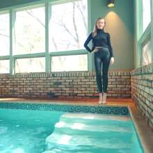 WetlookFashion: Gigi Gets Wet Wearing Leggings and a Sweater