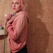 Get Your Snaps: Pinkie takes a shower in fully-clothed at home