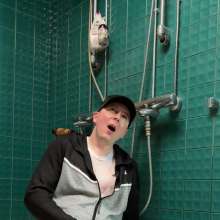 vstyle83: Shower in Nike Tech Fleece Suit