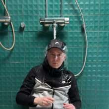 vstyle83: Shower in Nike Tech Fleece Suit