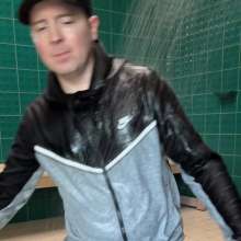 vstyle83: Shower in Nike Tech Fleece Suit