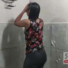 Ready2Wam Studio: Viviana Takes a Shower after Her Colorful Pies