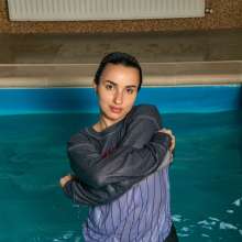 wet.look.me: Wetlook girl in leggings swim fully-clothed | Wetlook.biz
