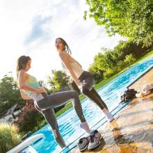 wet.look.me: Wetlook Group Girls Fun in Sporty leggings Outfits | Wetlook.biz