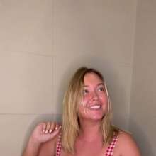 Holysmoke: Beth Visits a Slime Spa