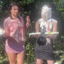 Alana SexyMessyBabes: Ellen Pied in the Park