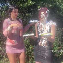 Alana SexyMessyBabes: Ellen Pied in the Park