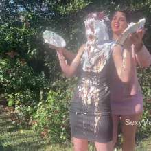Alana SexyMessyBabes: Ellen Pied in the Park