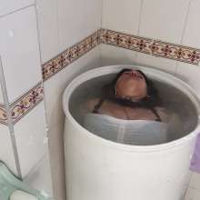 Hikari-Studio-Wam: Hikari Dives into a Bucket Full of Water