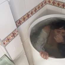 Hikari-Studio-Wam: Hikari Dives into a Bucket Full of Water