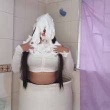 Hikari-Studio-Wam: Hikari Dives into a Bucket Full of Water