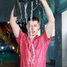 WetlookerUpdates: Wet guys on Wetlooker!