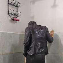 Ready2Wam Studio: Katt Gets Wet After a Job Interview