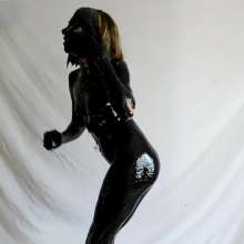 RevSlymsford: Kaydens Has Great Fun Covering Herself In 
