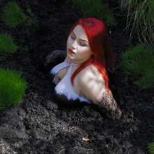 QS4Ever: Luna Lee in Emerald Grass Bog