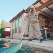 WetlookFashion: Mandi Falls in the Pool While Cleaning