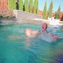 WetlookFashion: Mandi Falls in the Pool While Cleaning