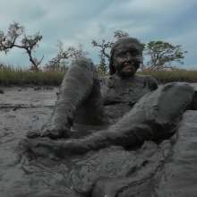 Messy Temptress: Messy Temptress Gives a Filthy Footjob in the Mud!