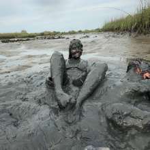 Messy Temptress: Messy Temptress Gives a Filthy Footjob in the Mud!